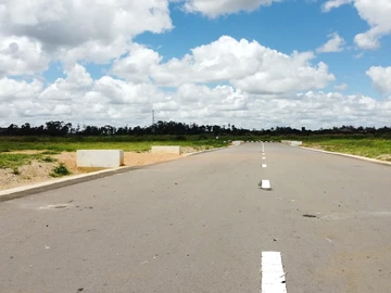 Commercial & Industrial Land